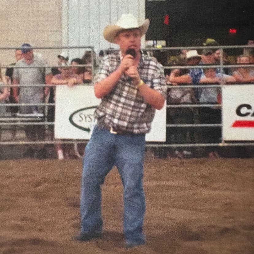 Jason McIntosh calling an auction